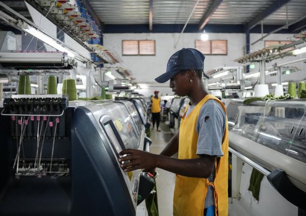 线上炒股配资之家网 【见·闻】中国纺织企业助力马达加斯加加速工业化进程